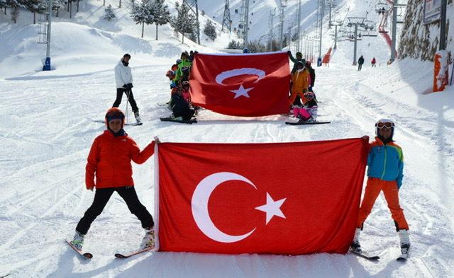 Palandökenli Gençlerden Küstah Yunan’a milli tepki