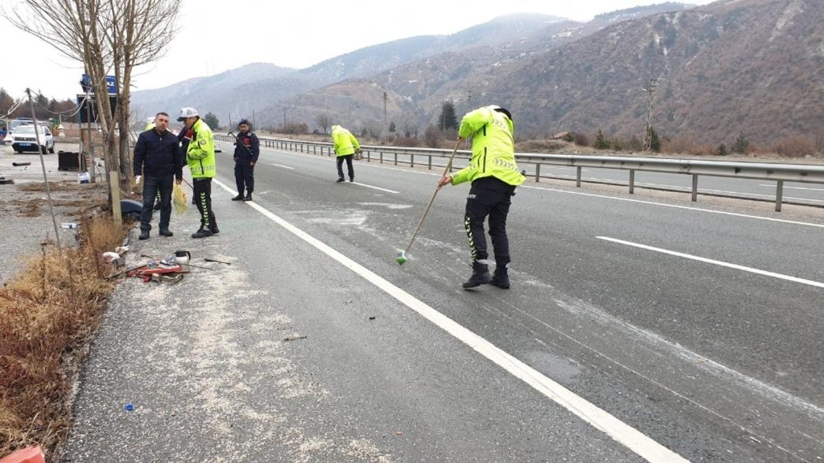 Kastamonu&rsquo;da otomobil takla attı: 2 yaralı
