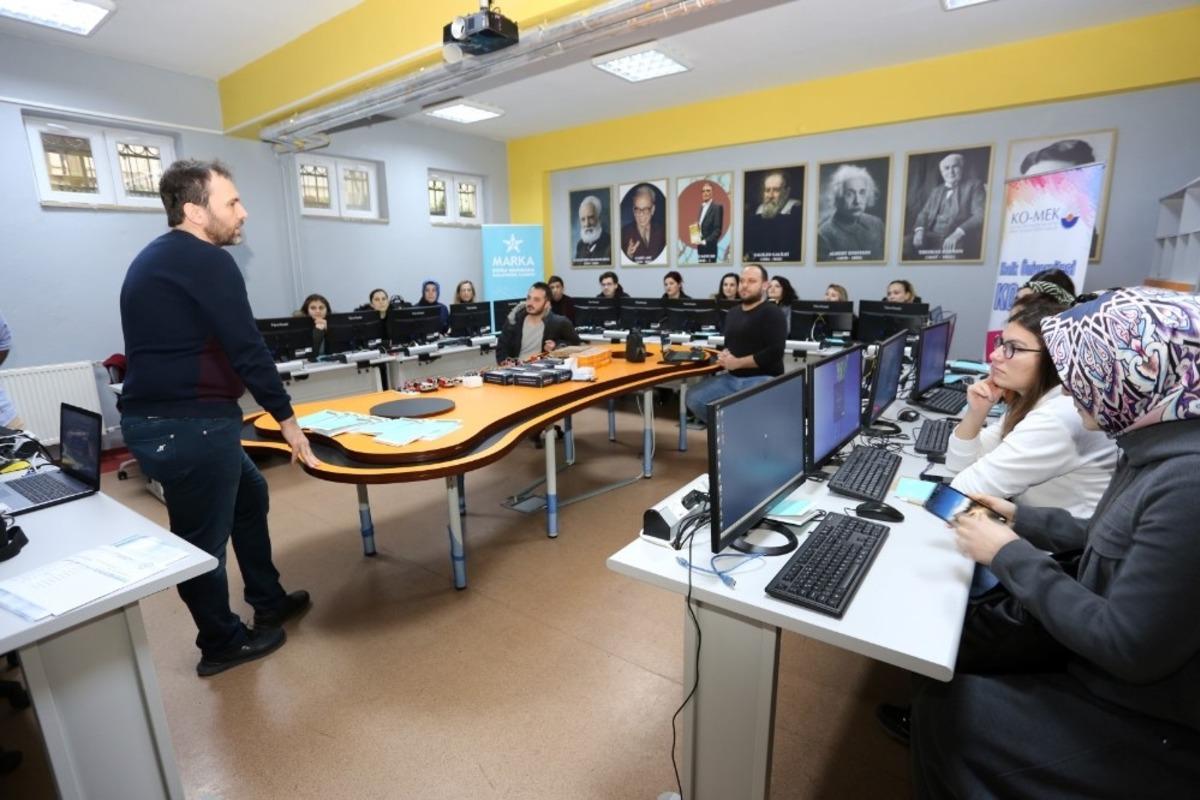 Kocaeli&rsquo;de vatandaşlar &lsquo;robotik kodlama&rsquo;yı &ouml;ğrenecek