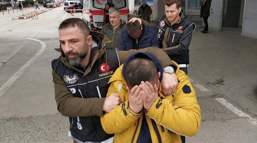 Uyuşturucu ticaretine 2 g&ouml;zaltı