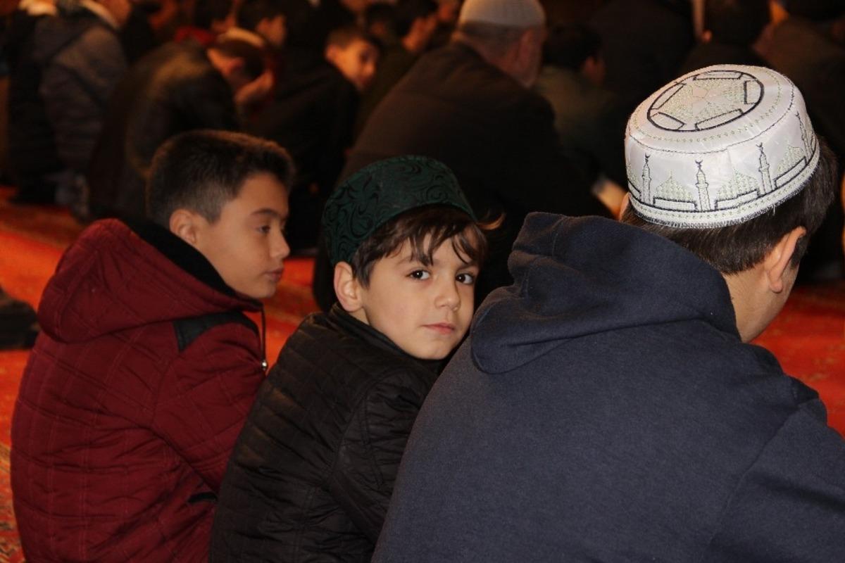 Camiler yarıyıl tatilinde &ccedil;ocuklarla şenlendi