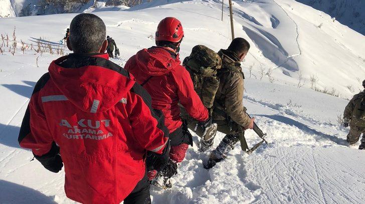 Çığ altında kalan güvenlik korucusunun cansız bedenine ulaşıldı G2