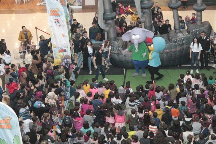 Kral Şakir Ceylan Karavil Park AVM’de çocuklarla buluştu G1