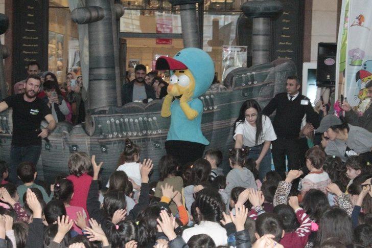 Kral Şakir Ceylan Karavil Park AVM’de çocuklarla buluştu G2