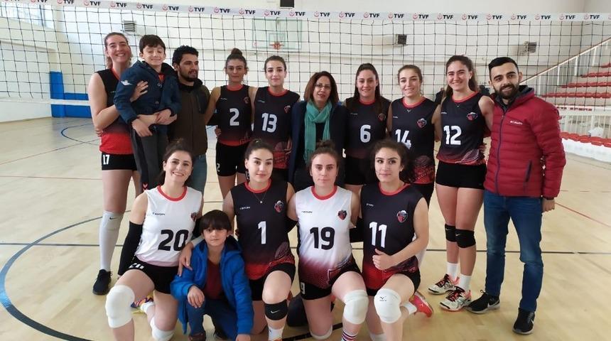 Van B&uuml;y&uuml;kşehir Belediyesi Voleybol Takımı Mardin&rsquo;den 3 puanla d&ouml;nd&uuml;