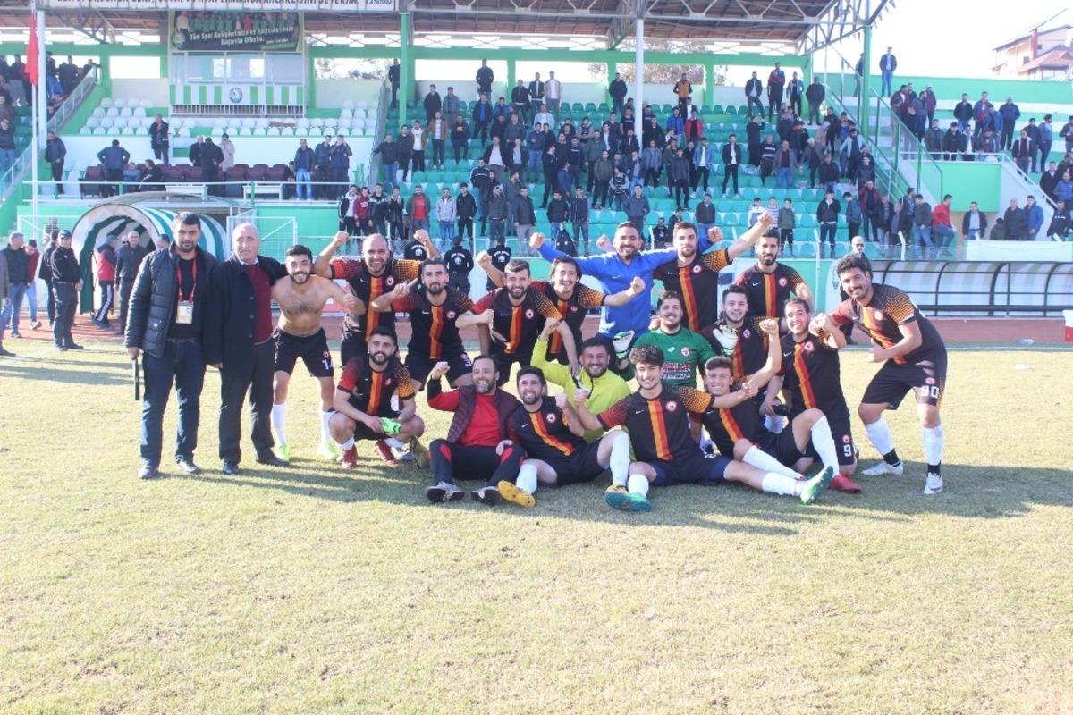 Salihli Emirspor 3 yıl sonra yeniden S&uuml;per Amat&ouml;r K&uuml;me&rsquo;de