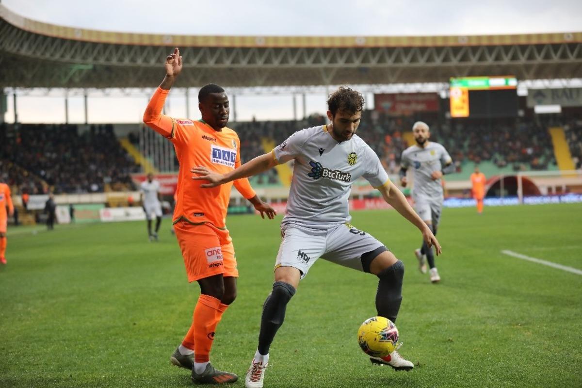 S&uuml;per Lig: Alanyaspor: 1 - Yeni Malatyaspor: 0 (İlk yarı)