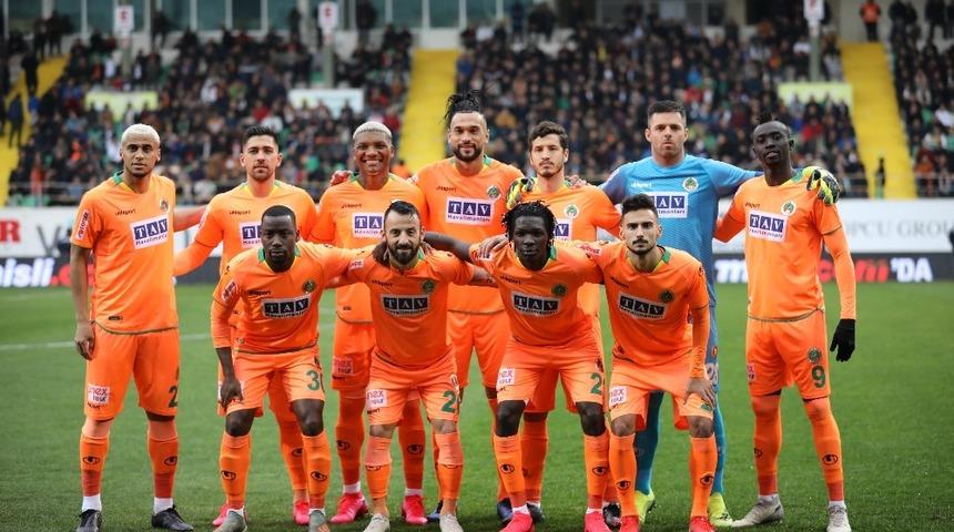 Aytemiz Alanyaspor, ayrılan 10 futbolcuya teşekk&uuml;r etti