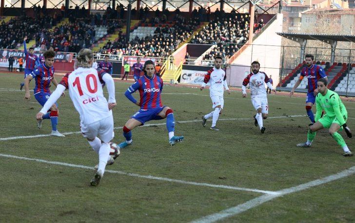 TFF 2. Lig Kırmızı Grup: GMG Kastamonuspor: 2 - Niğde Anadolu Futbol Kulübü: 1 G2