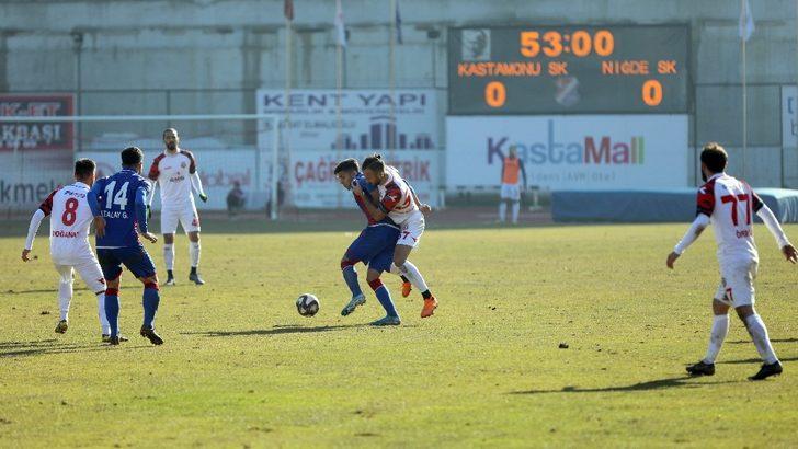 TFF 2. Lig Kırmızı Grup: GMG Kastamonuspor: 2 - Niğde Anadolu Futbol Kulübü: 1 G3