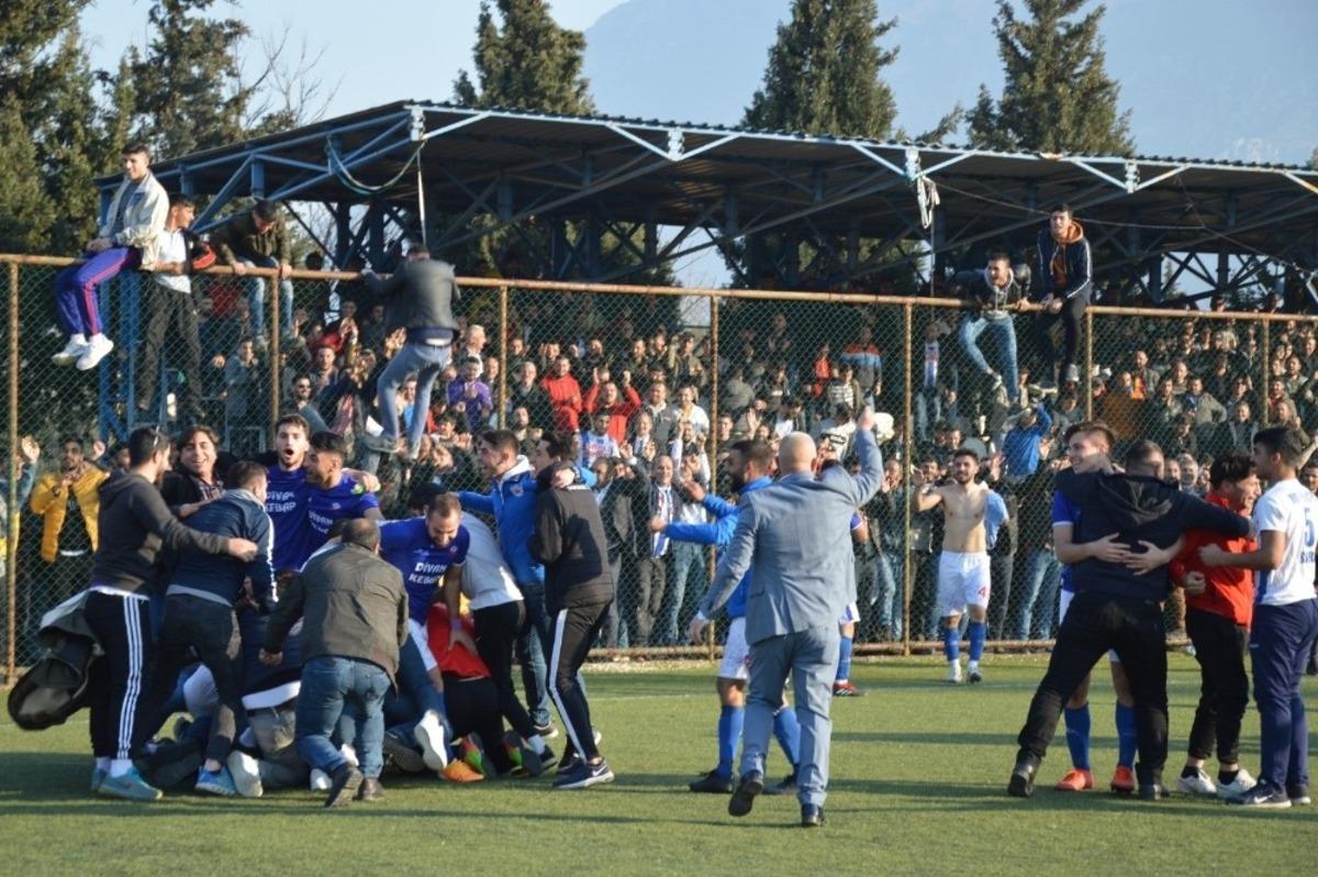 1965 Nurlupınarspor S&uuml;per Amat&ouml;r K&uuml;me&rsquo;ye y&uuml;kseldi