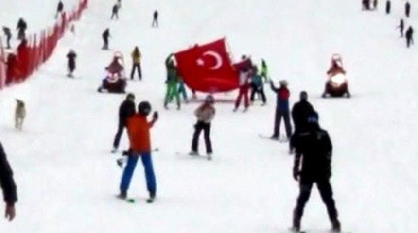 Erzincan&rsquo;da kayak&ccedil;ılardan Yunan Vekil Lagos&rsquo;a tepki