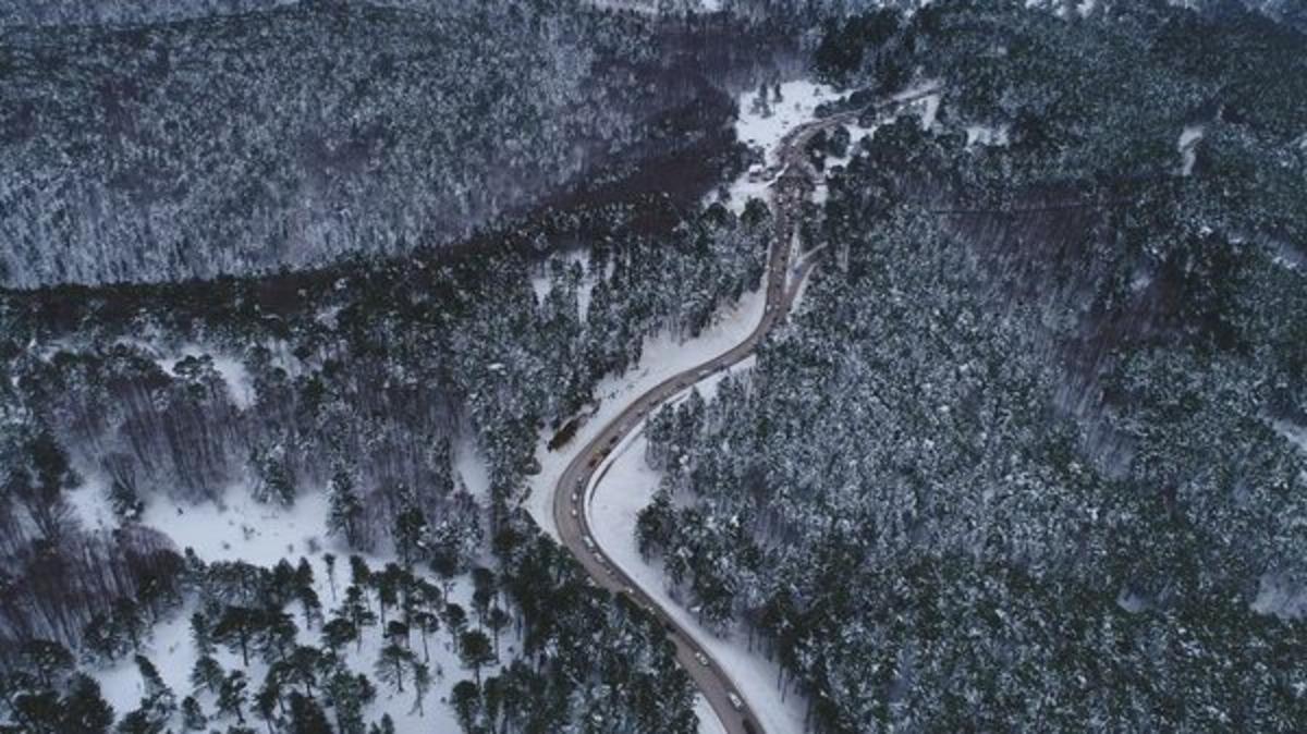 Uludağ yolunda 10 kilometrelik ara&ccedil; kuyruğu