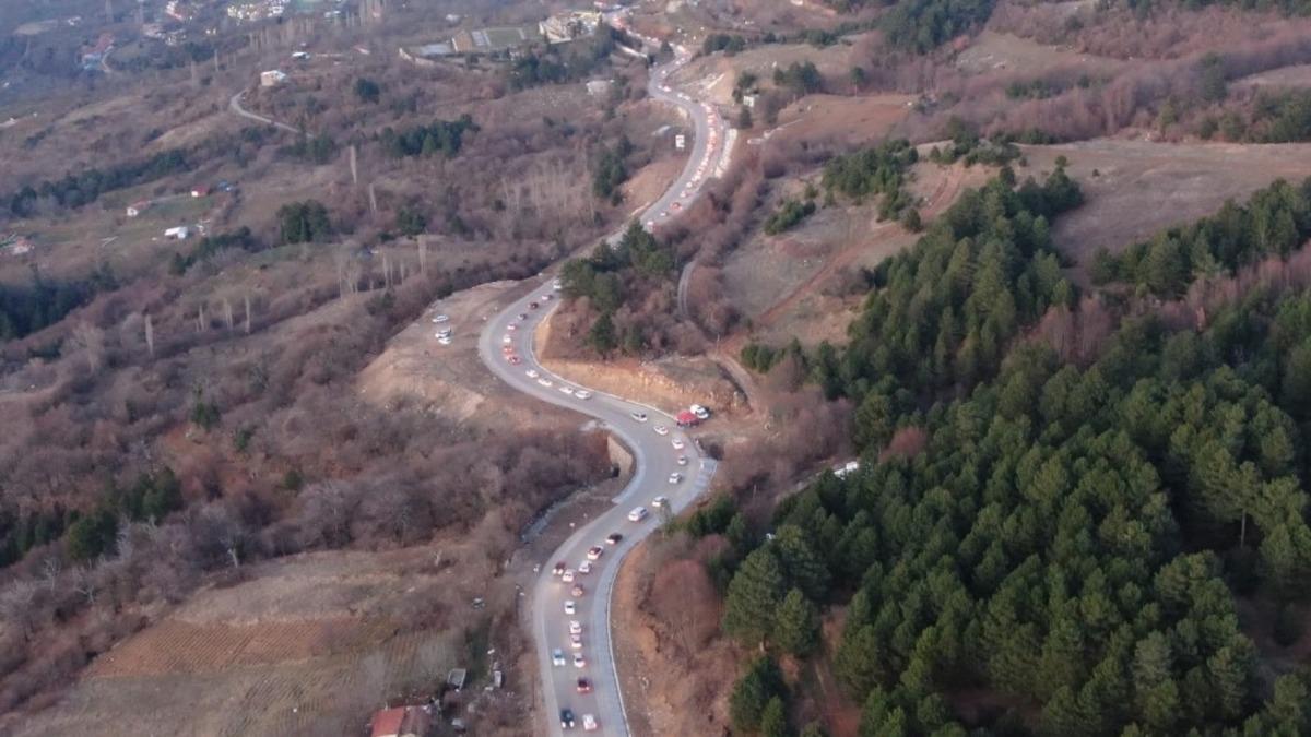 Uludağ&rsquo;da tatilcilerin d&ouml;n&uuml;ş &ccedil;ilesi