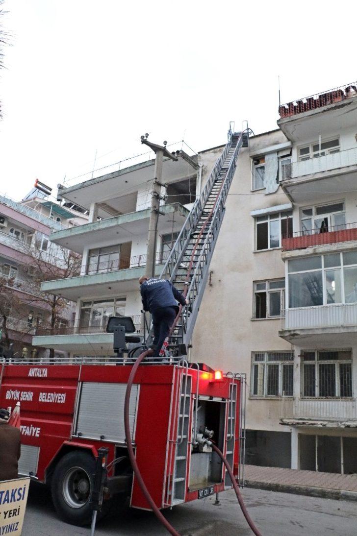 Metruk binada çıkan yangın korkuttu G3