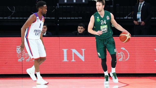 Anadolu Efes, evinde galip