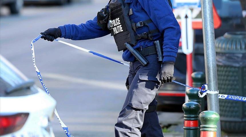 Belçika'da bıçaklı saldırı! Saldırgan polis tarafından vuruldu