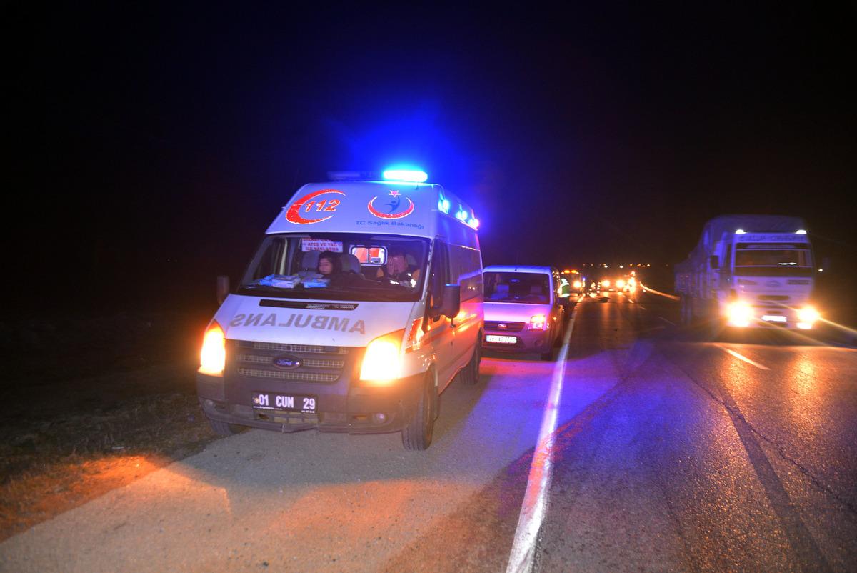 Kan donduran olay! Mehtap'a &ccedil;arpıp ka&ccedil;tı, lastiğe sıkışan montunu &ccedil;&ouml;pe attı