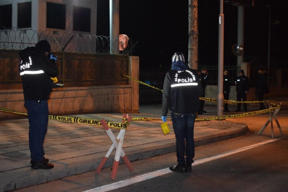 Ş&uuml;pheli şahsa m&uuml;dahale eden mahalle bek&ccedil;ilerine saldırı