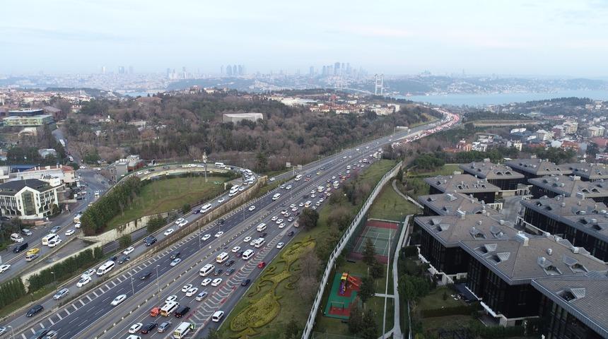 İstanbul'da yarıyıl tatili sonrası trafik yoğunluğu