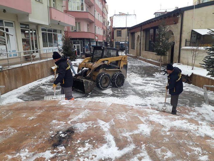 Bayburt’ta ekiplerin kar, buz mücadelesi G1