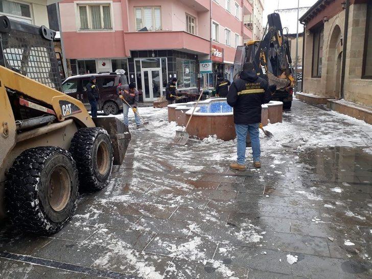 Bayburt’ta ekiplerin kar, buz mücadelesi G3