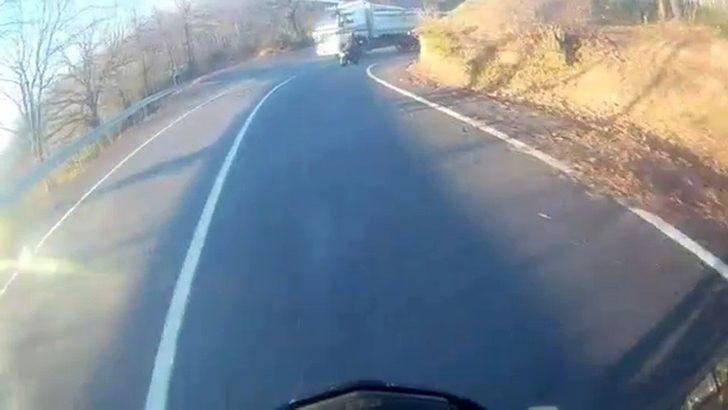 İstanbul'da motosiklet sürücüleri ölümden döndü  G1