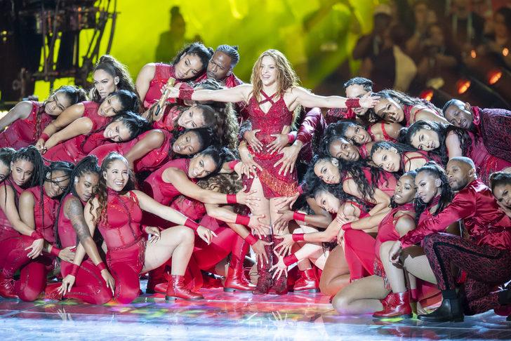 Jennifer Lopez ve Shakira Super Bowl'a damga vurdu! Jennifer Lopez'den direk dansı G3