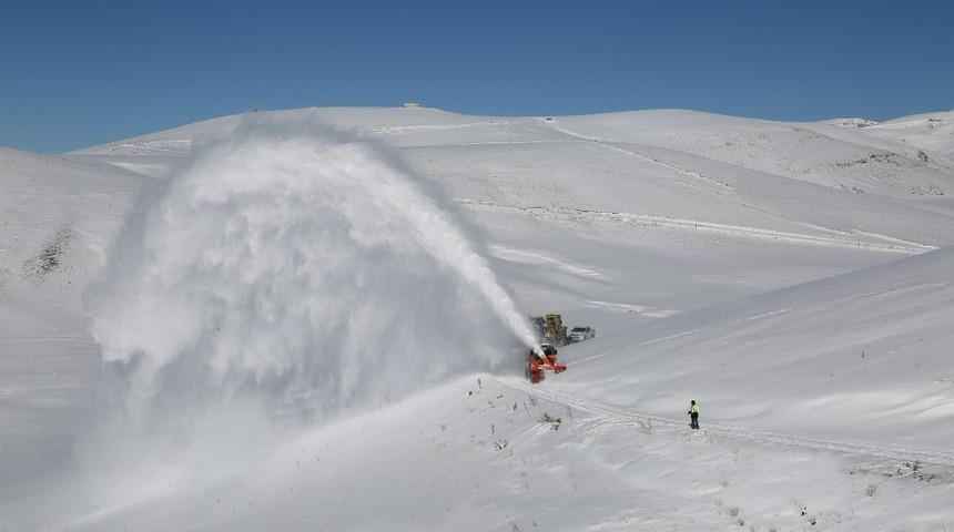 Van&rsquo;da 60 yerleşim yeri ulaşıma kapandı
