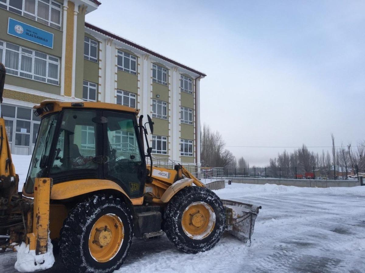 Ulaş&rsquo;ta karla m&uuml;cadele