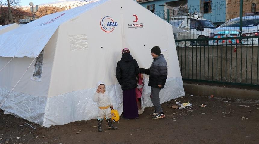 Deprem b&ouml;lgesinde buruk bayram