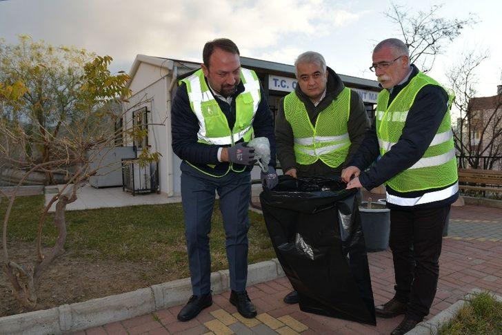 Çiğli’de sokak temizliği devam ediyor G3