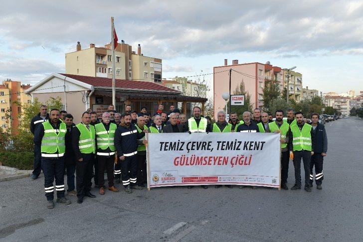 Çiğli’de sokak temizliği devam ediyor G5