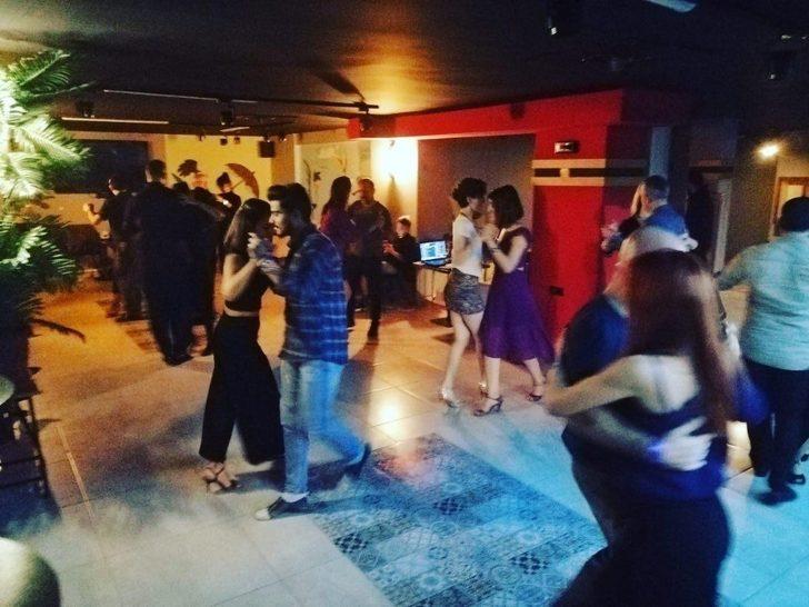 Tango yaparak kadına şiddete ’hayır’ dediler G1