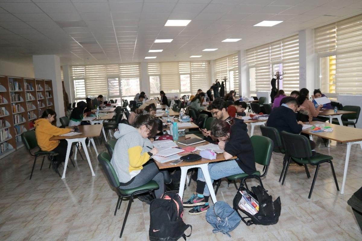 &Ccedil;ankaya&rsquo;nın k&uuml;t&uuml;phaneleri yeni d&ouml;neme hazır