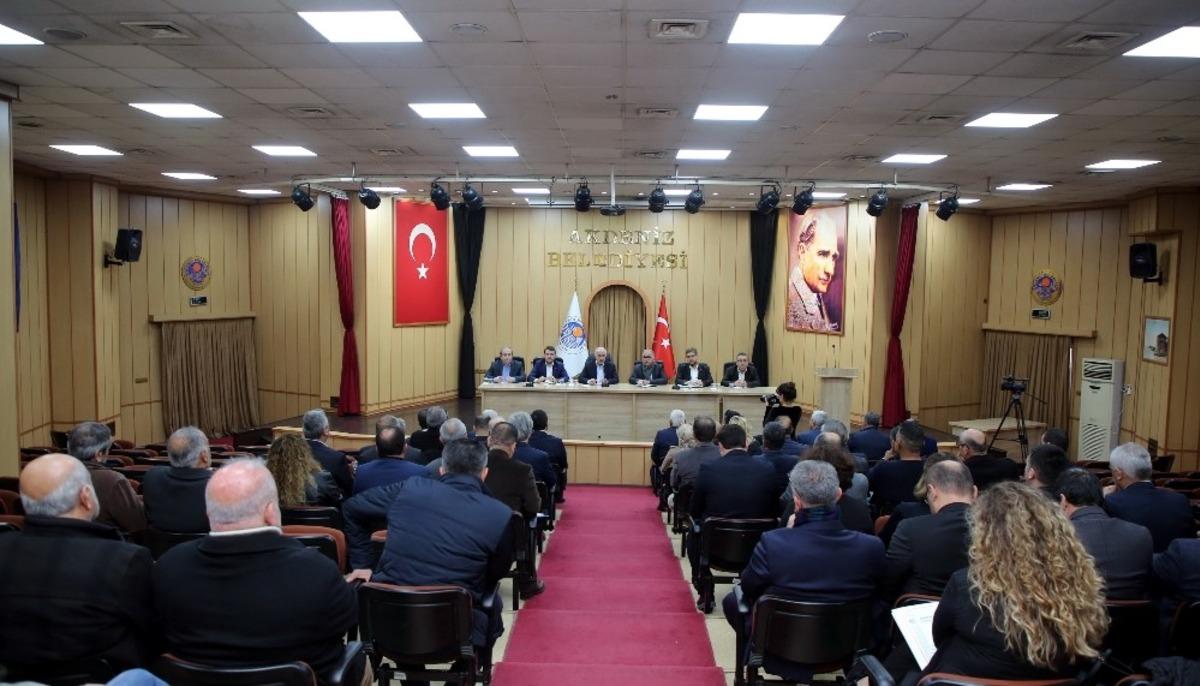 Başkan G&uuml;ltak, muhtarların sorun ve taleplerini dinledi