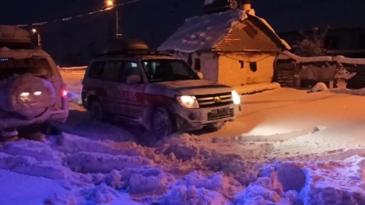 &Uuml;&ccedil; diyaliz hastasına 6 saatlik &ccedil;alışma ile ulaşıldı