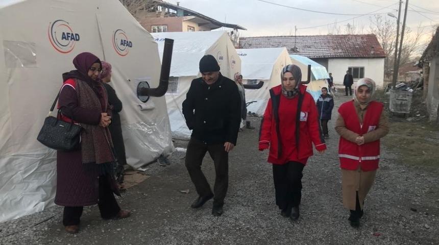 Kızılay Yeşilyurt Şubesi de depremde etkin g&ouml;rev yaptı