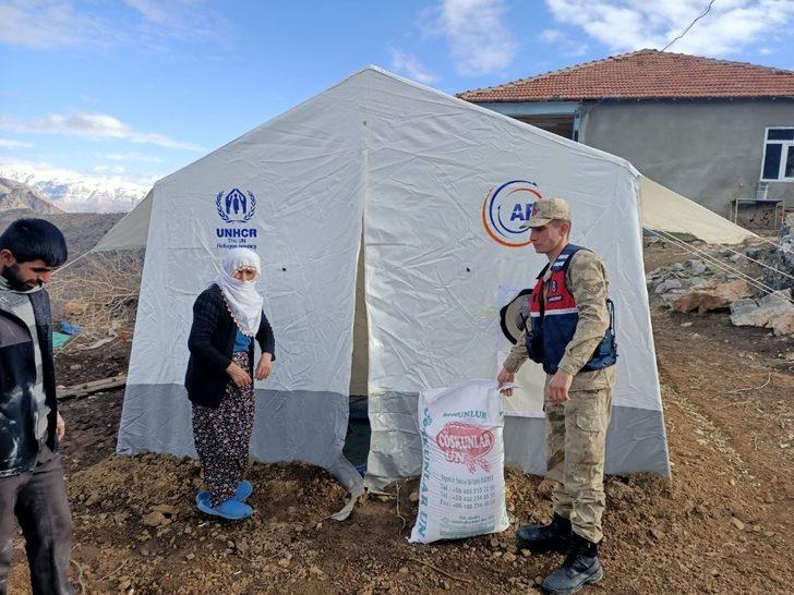 Sincikli depremzedelere yardımlar ulaştırılıyor G4