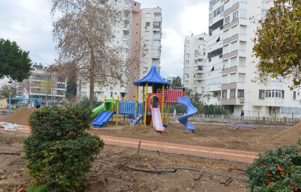 Muratpaşa&rsquo;da park alanı yenileniyor