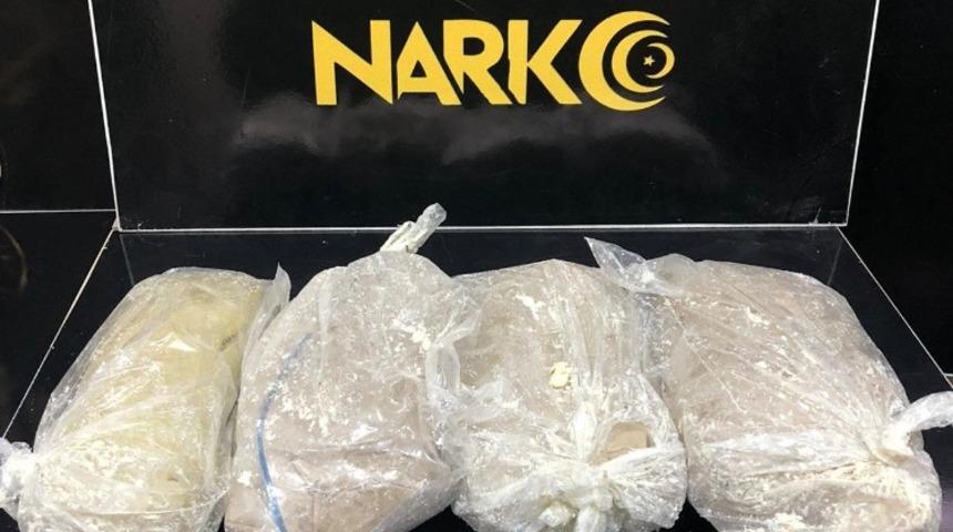 Bitlis&rsquo;te 2 kilo 344 gram eroin ele ge&ccedil;irildi