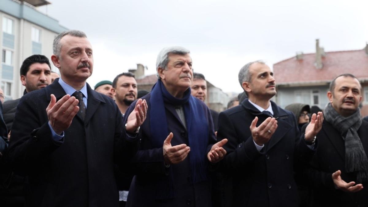 Başkan B&uuml;y&uuml;kakın, &ldquo;Camiler, bizi biz eden mekanlardır&rdquo;