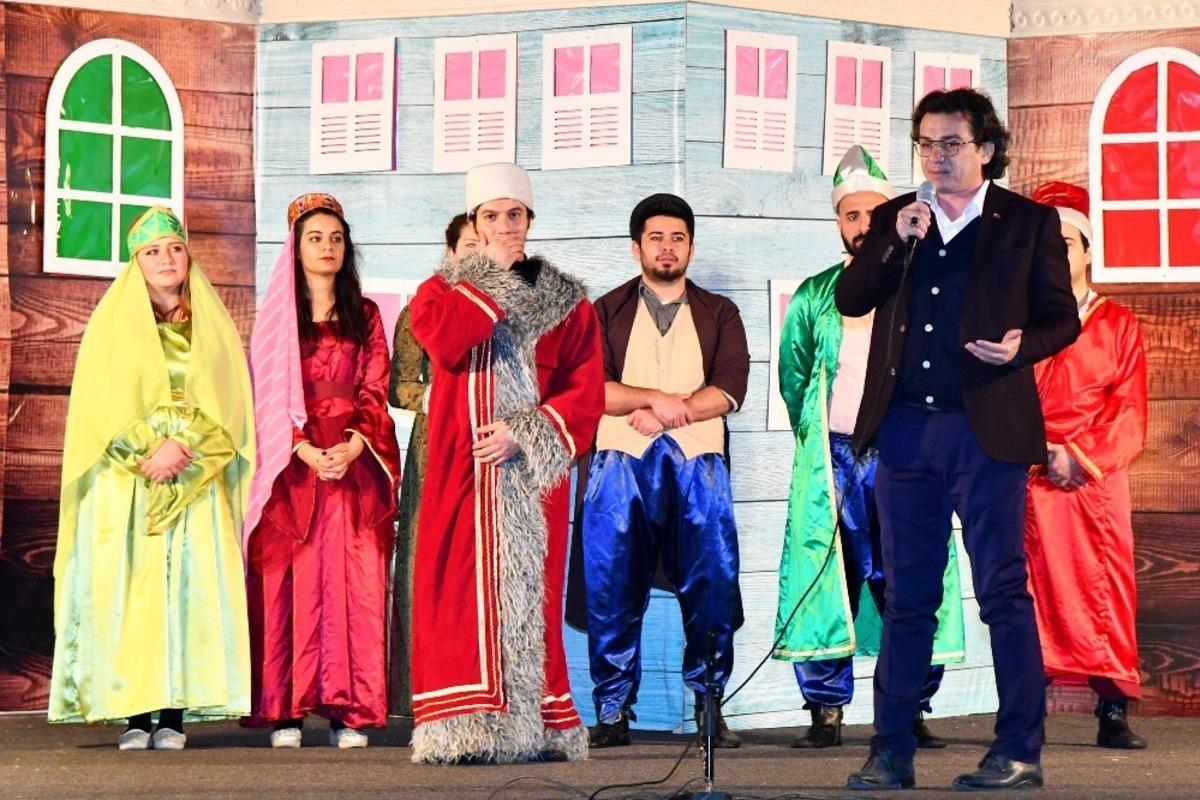 Yarıyıl tatilinin son g&uuml;n&uuml;nde &ccedil;ocuklar i&ccedil;in moral tiyatrosu