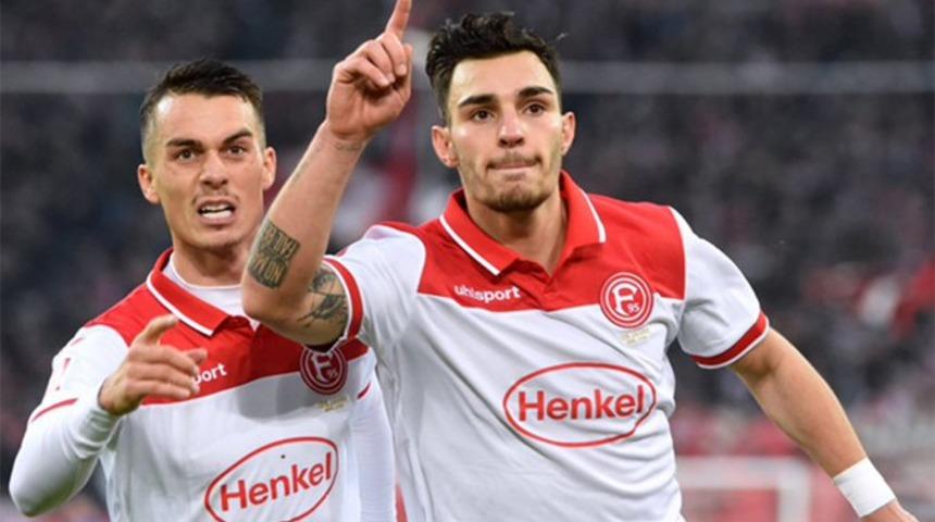  Kaan Ayhan, Kicker dergisinin "Haftanın 11'inde" yer aldı