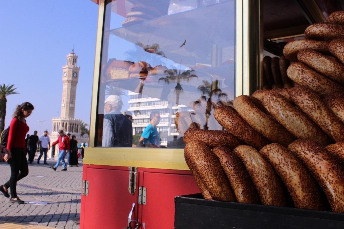 İzmir&rsquo;de simit ve boyoza zam