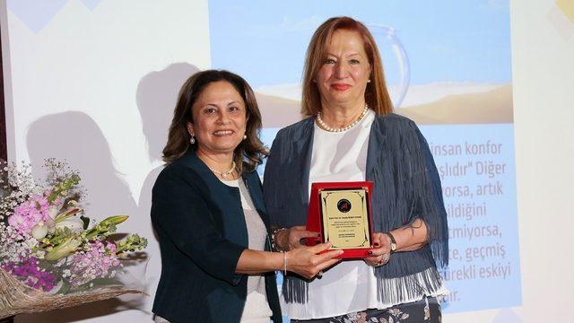 AÜ’de Prof. Dr. Tomris Özben’e Emeklilik Töreni