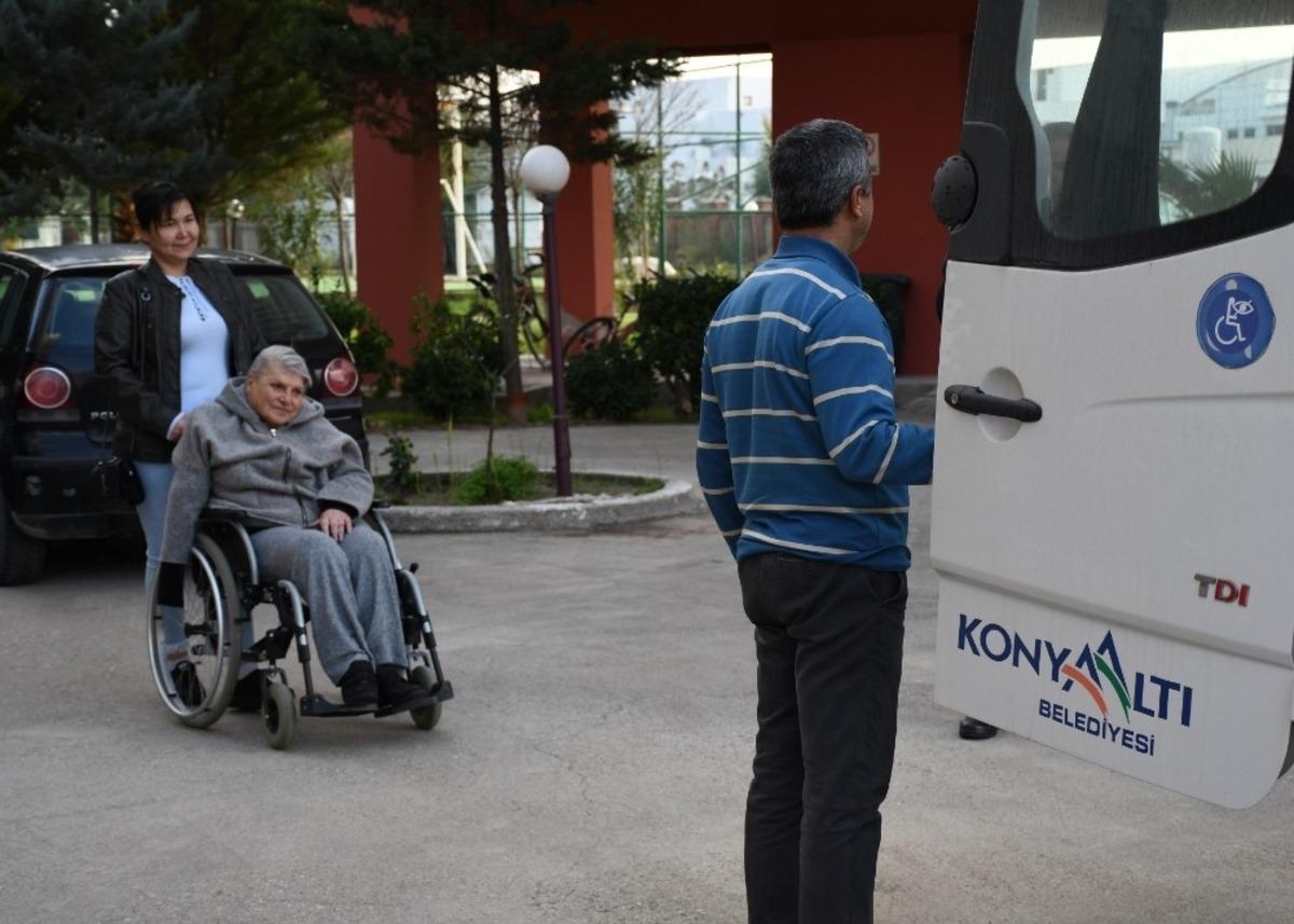 Konyaaltı Belediyesi&rsquo;nden engelli bireylere ulaşım kolaylığı