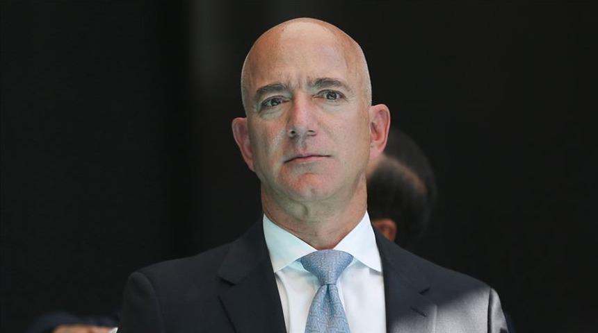 Amazon'un kurucusu ve dünyanın en zengin insanı Jeff Bezos bir günde servetini sekiz milyar dolar artırdı