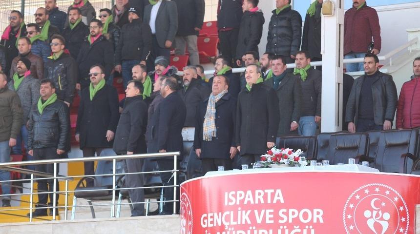 Isparta 32 Spor Y&ouml;netiminden "Bı&ccedil;ak kemiğe dayandı" a&ccedil;ıklaması
