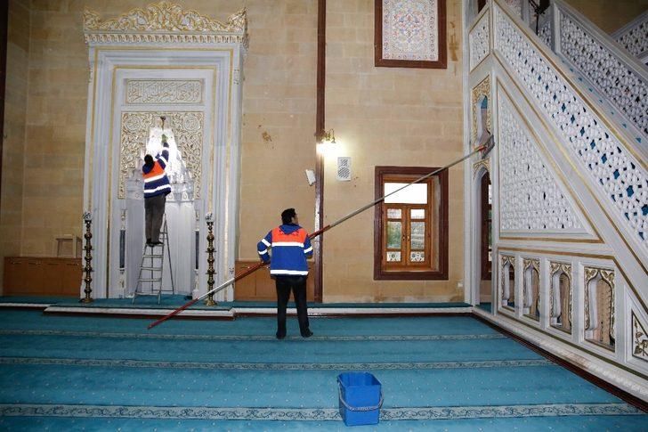 Büyükşehir’den ibadethanelerde temizlik çalışması G3